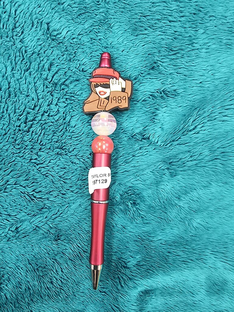 TAYLOR SWIFT PEN
