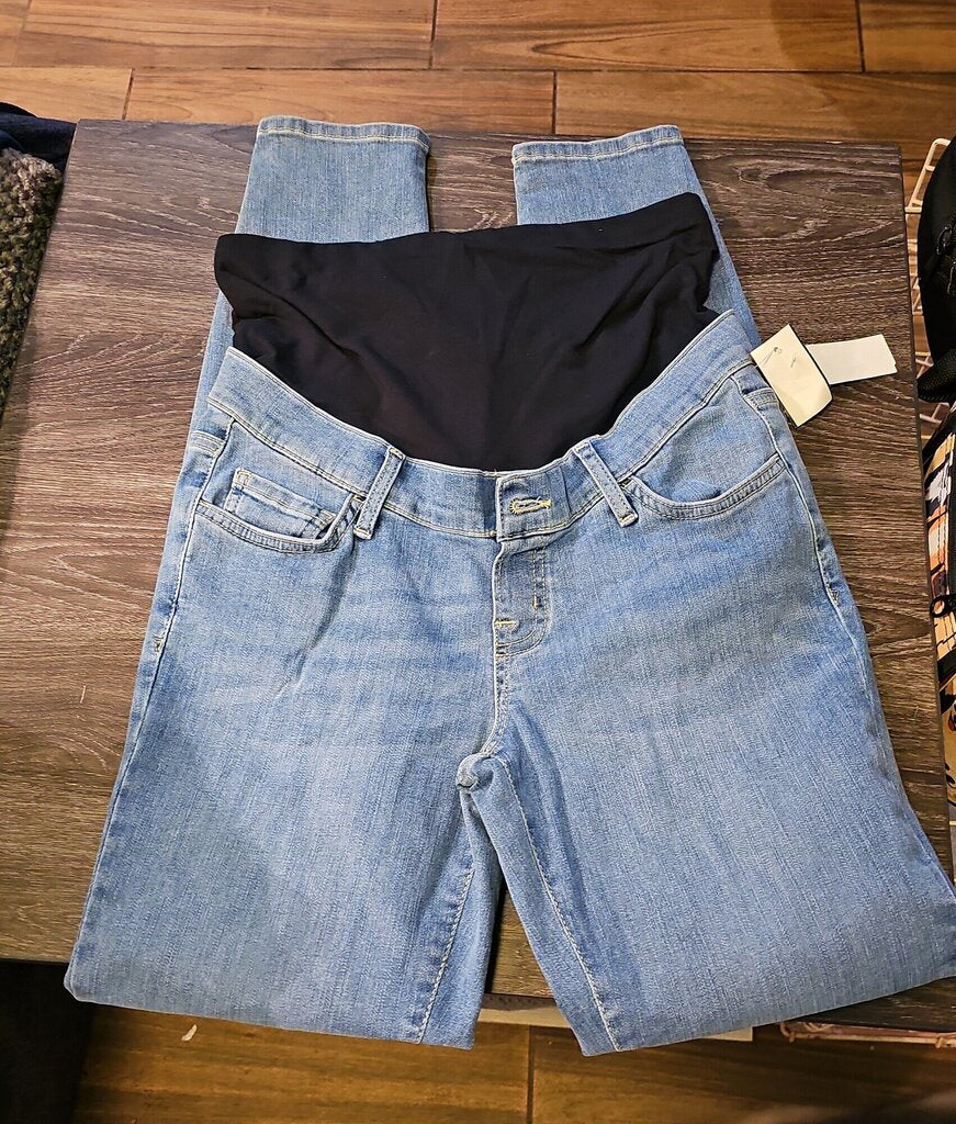 GAP maternity JEANS