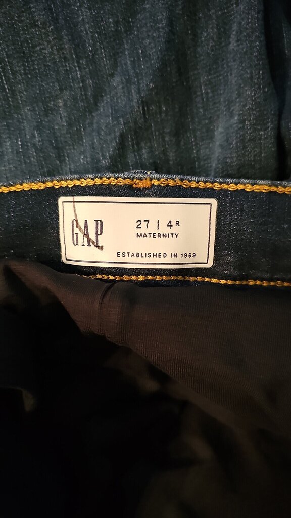 GAP maternity JEANS