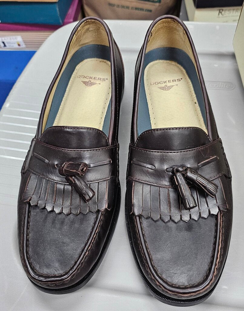 NEW DOCKERS SHOES