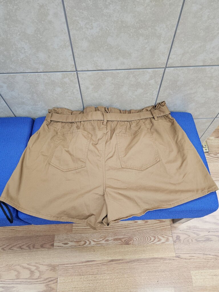 NEW AVA & VIV SHORTS