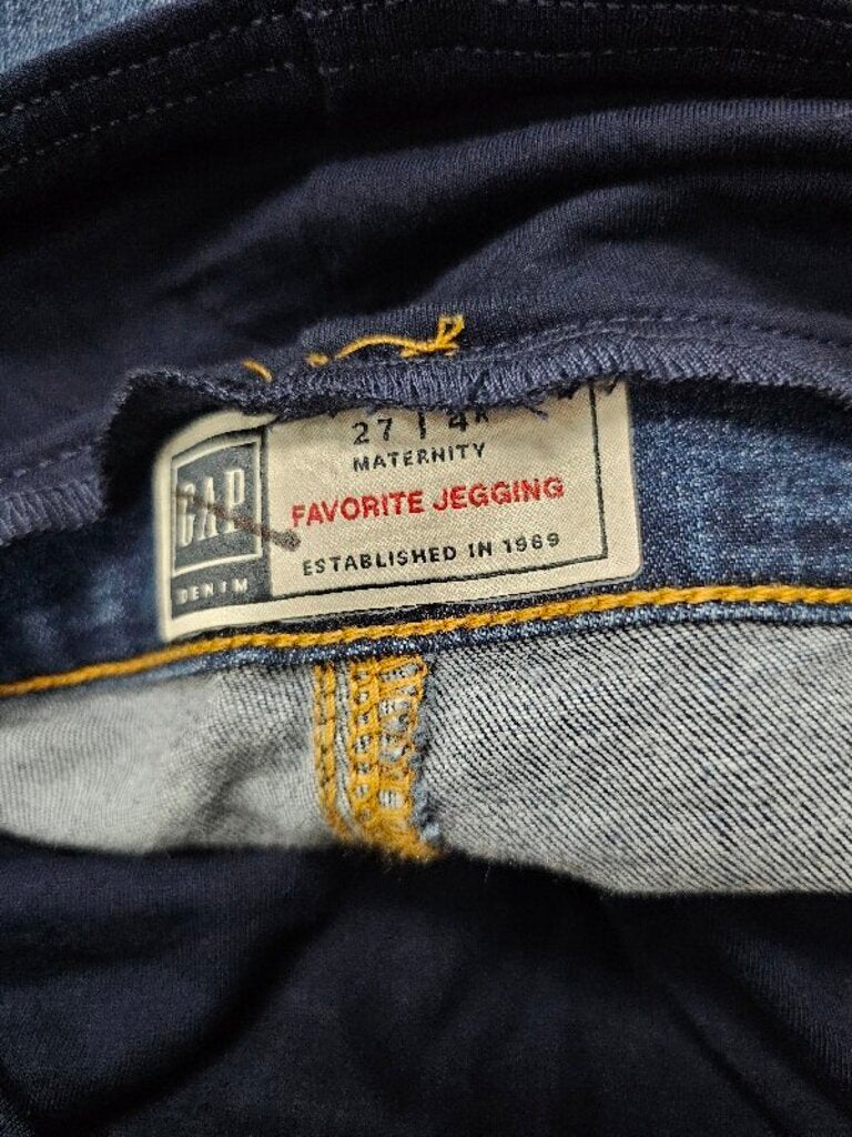 NEW GAP MATERNITY JEANS