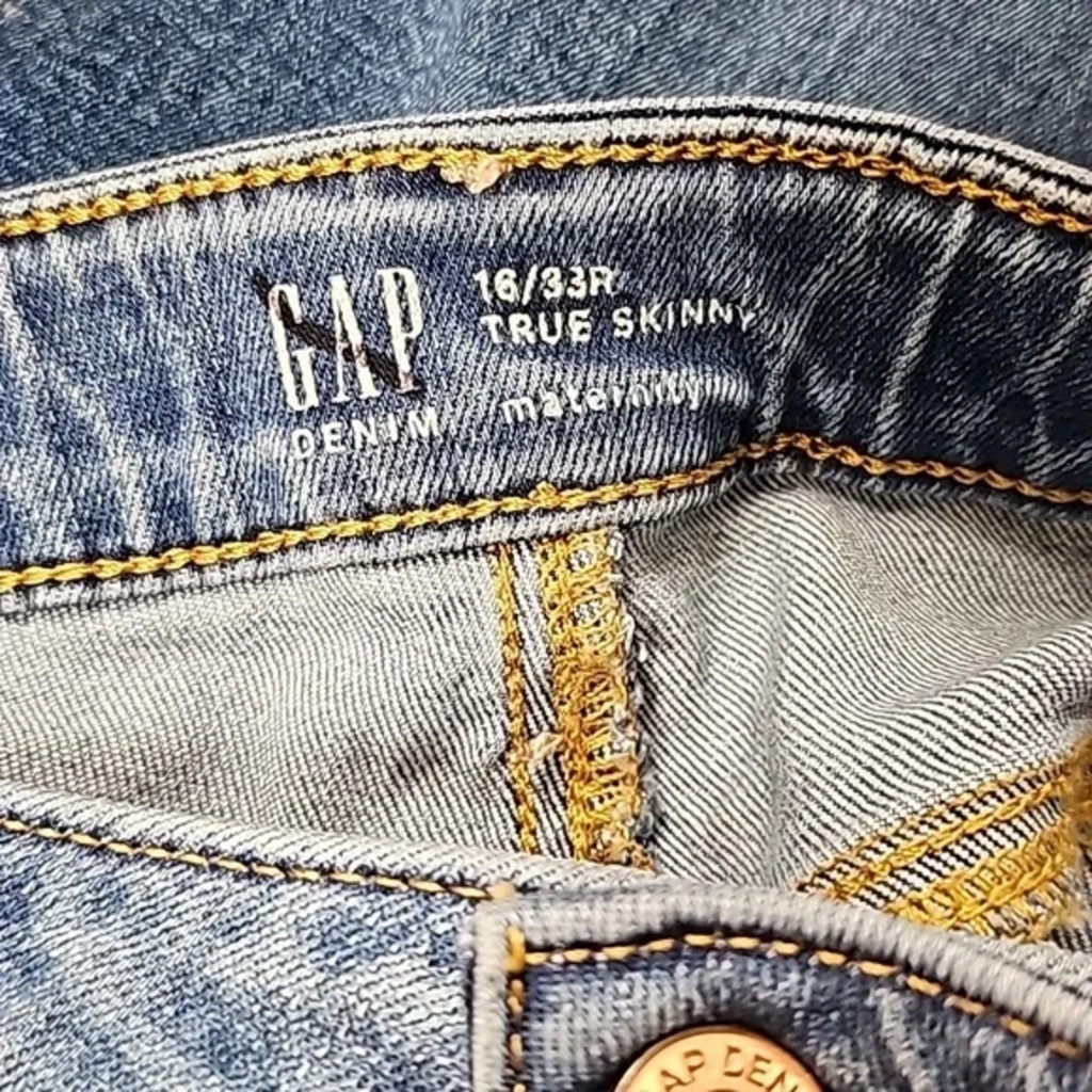 NEW GAP JEANS