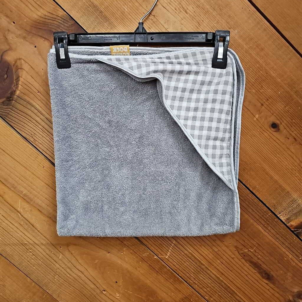 Coral Dock Hooded Towel