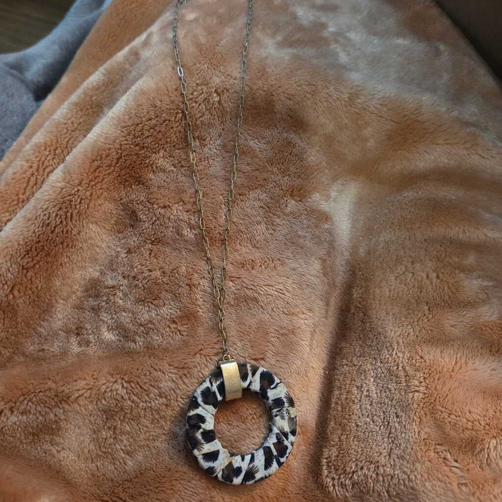 Vintage Animal Print Wrapped Pendant Necklace