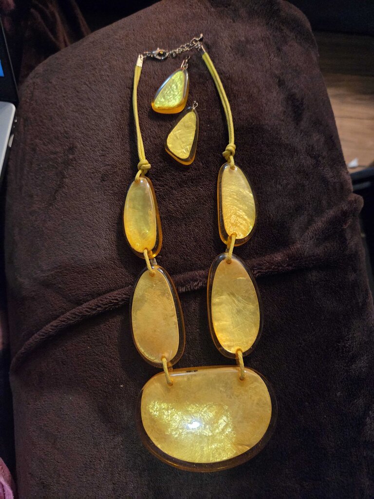 Vintage Lucite Necklace & Earring Set