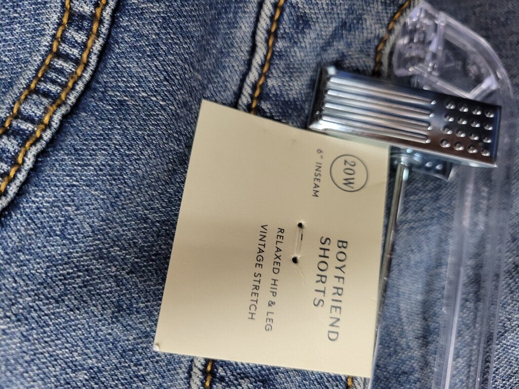 NEW UNIVERSAL SHORTS