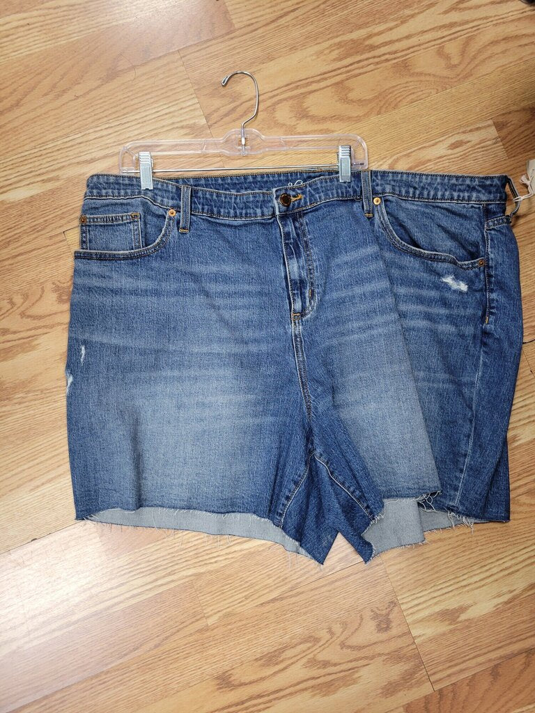 NEW UNIVERSAL SHORTS