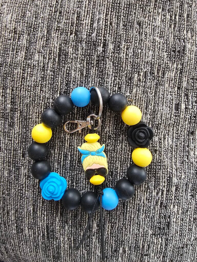 WOMAN WRISTLET KEYCHAIN