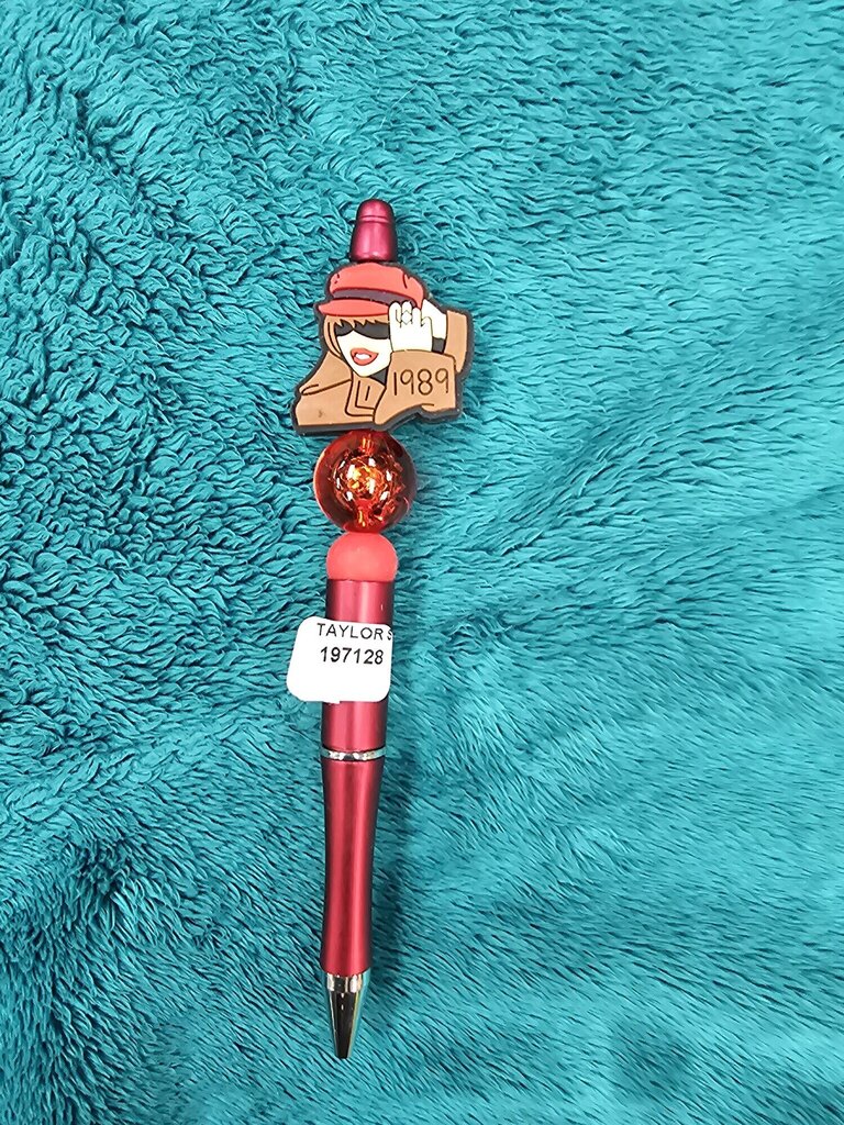 TAYLOR SWIFT PEN