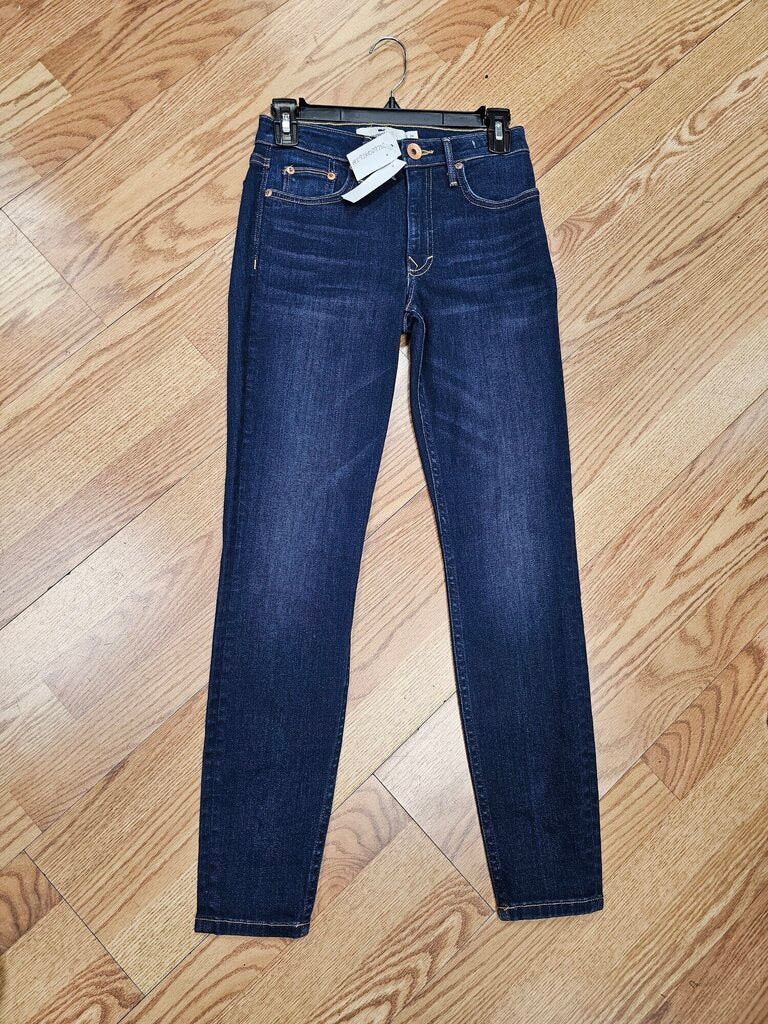 NEW VINEYARD VINES JEANS