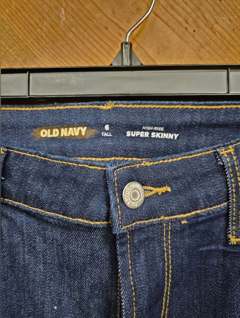 NEW OLD NAVY JEANS