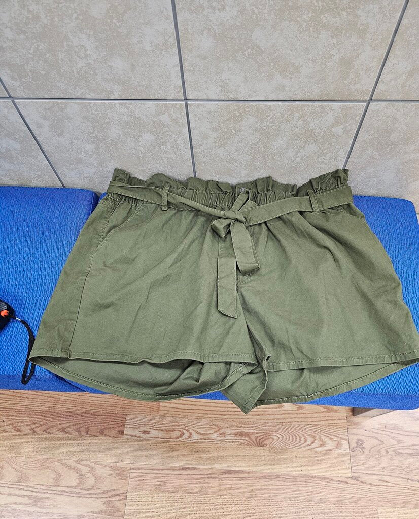 NEW AVA & VIV SHORTS