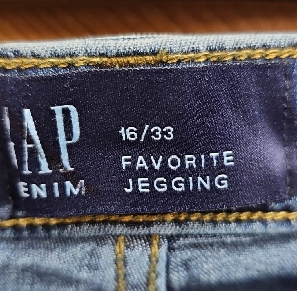 NEW GAP JEANS