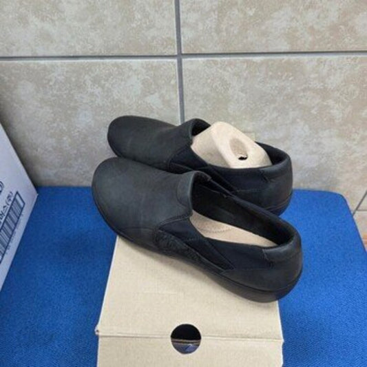 CLARKS SHOES