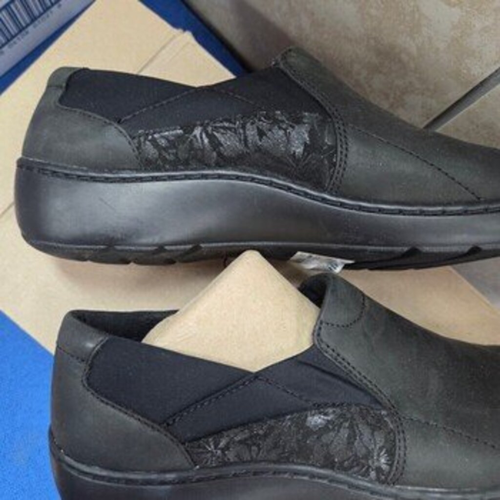 CLARKS SHOES