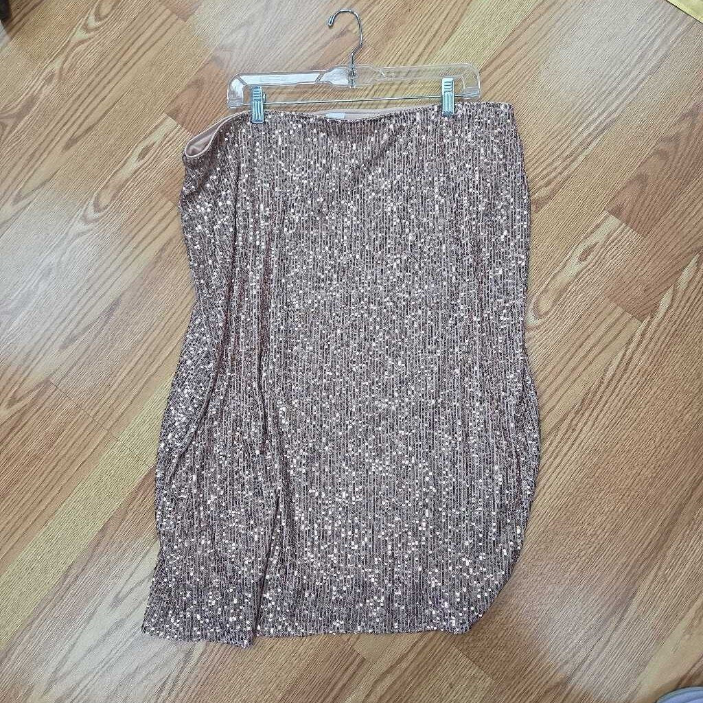 NEW IME AND TRU SKIRT