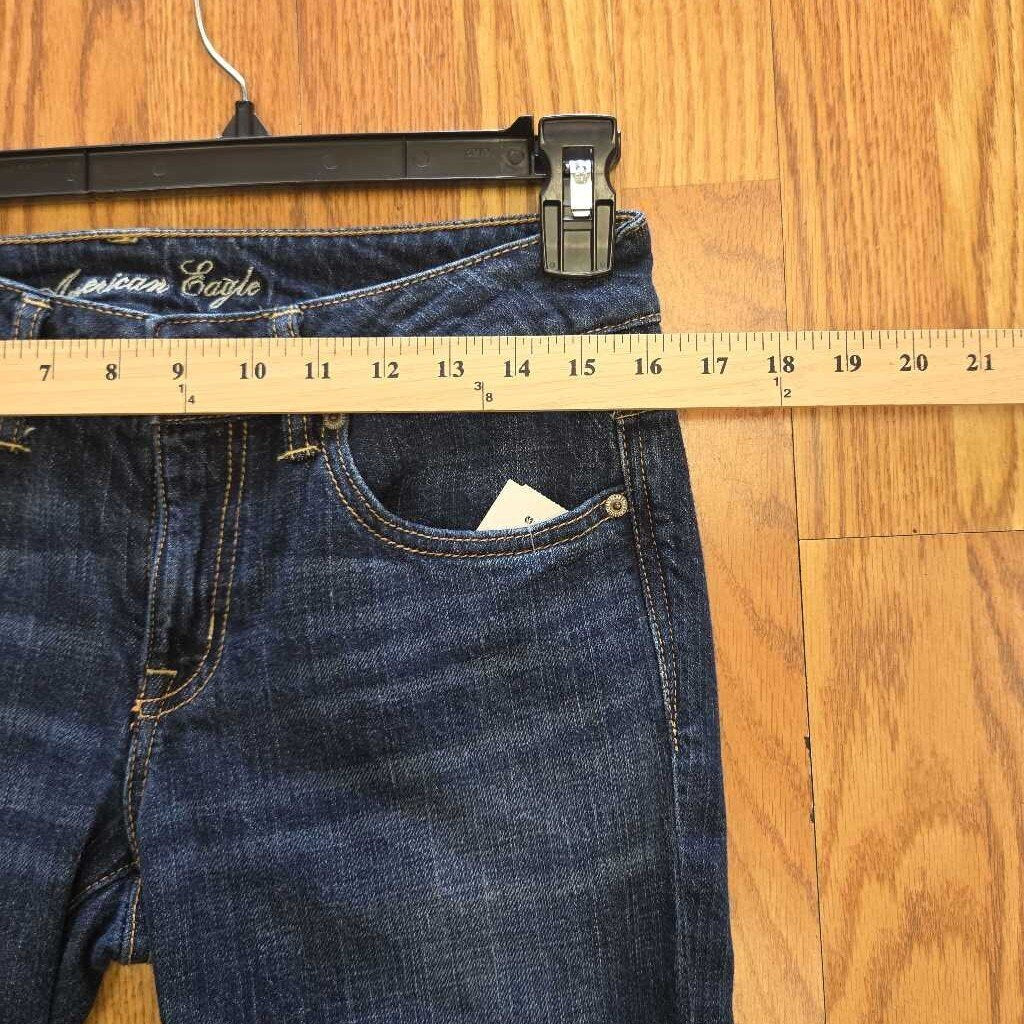 AMERICAN EAGLE JEANS