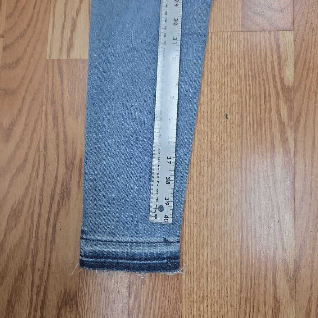 New GAP Maternity JEANS
