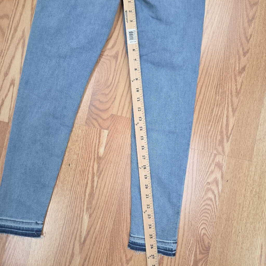 New GAP Maternity JEANS