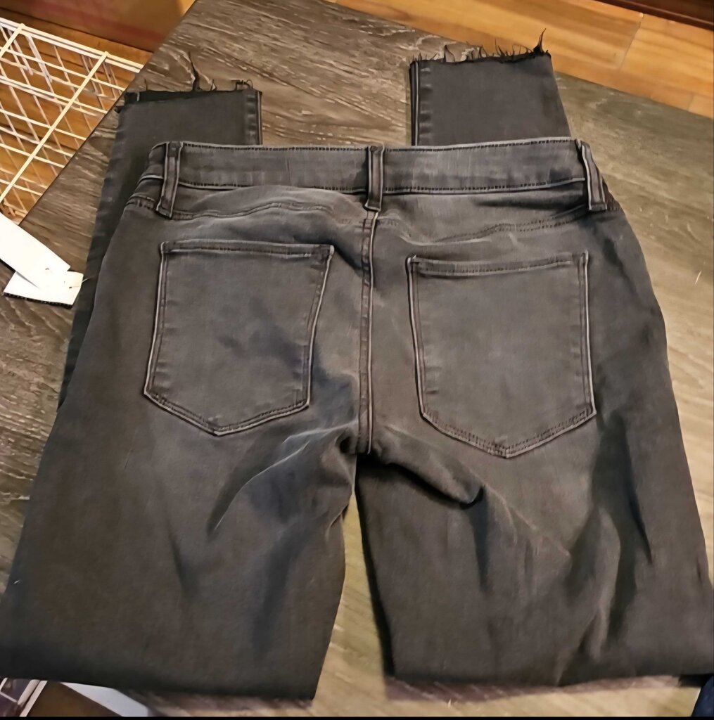 NEW GAP MATERNITY JEANS