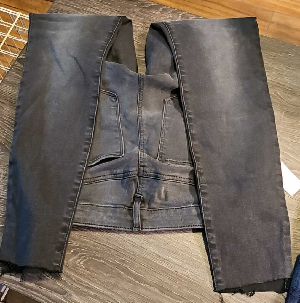 NEW GAP MATERNITY JEANS