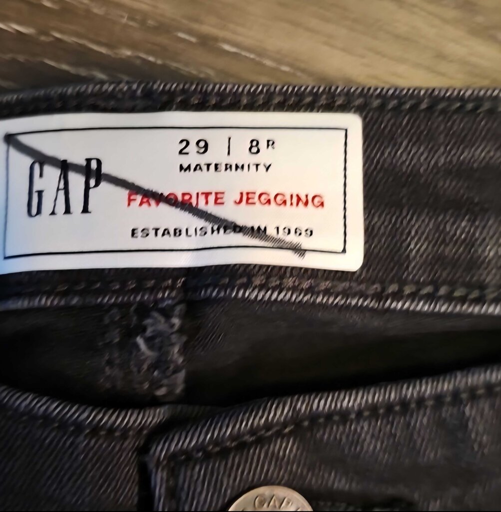 NEW GAP MATERNITY JEANS
