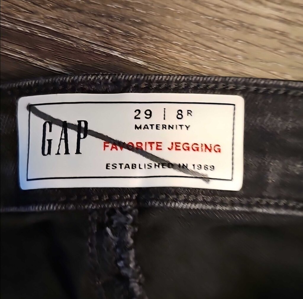 NEW GAP MATERNITY JEANS