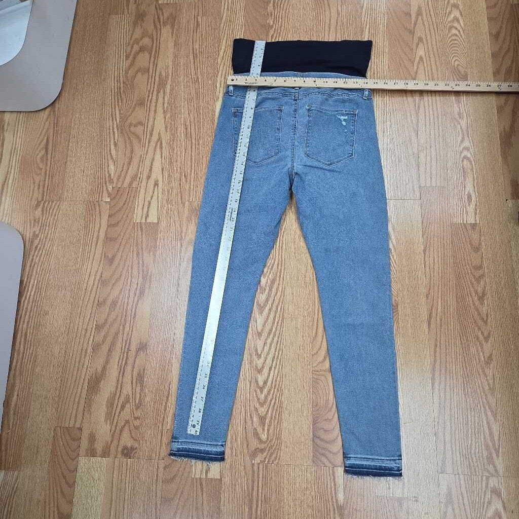 New GAP Maternity JEANS