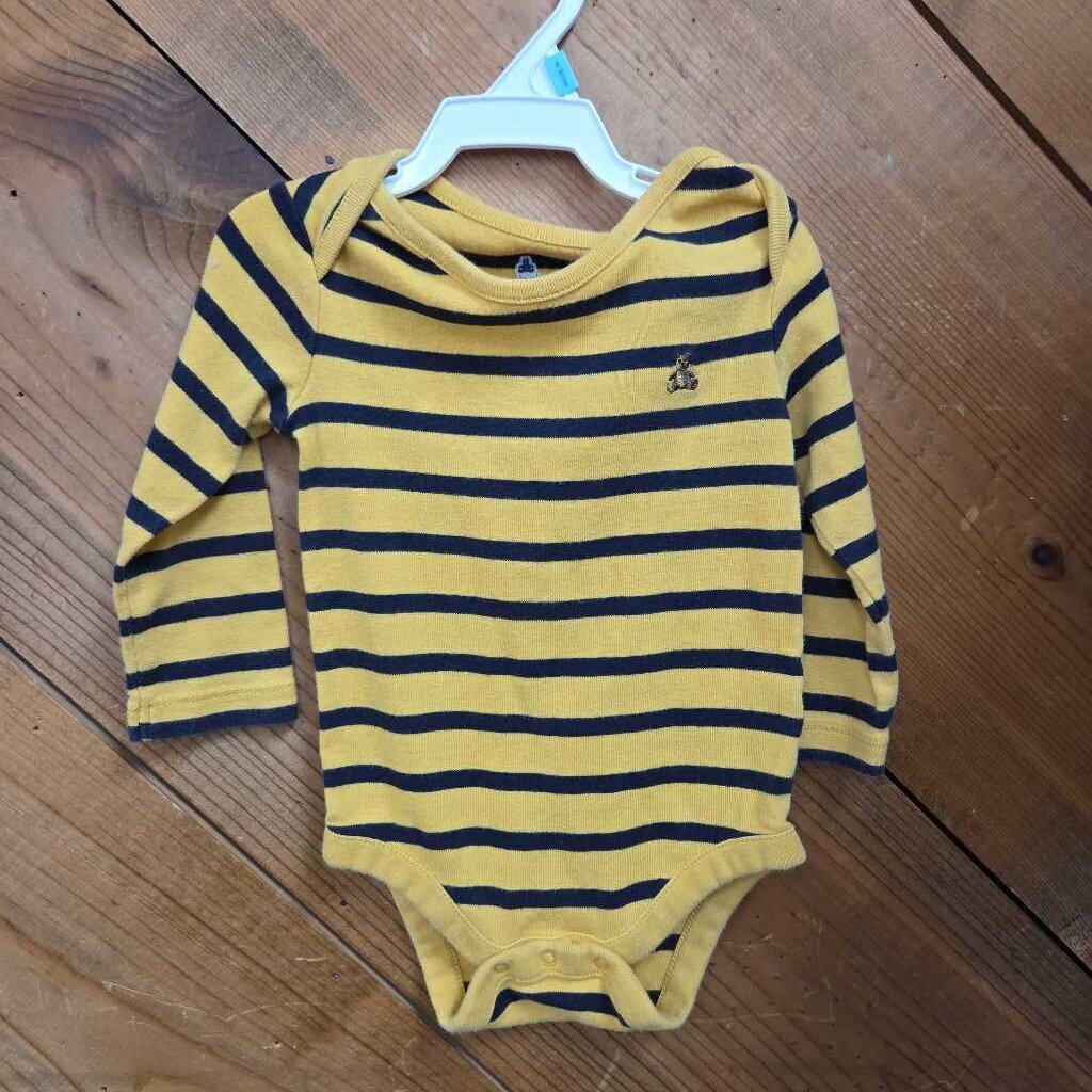 BABY GAP ONESIE