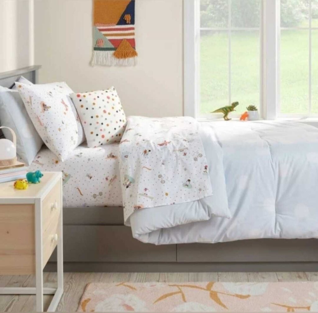 NEW PILLOWFORT LIGHTNING