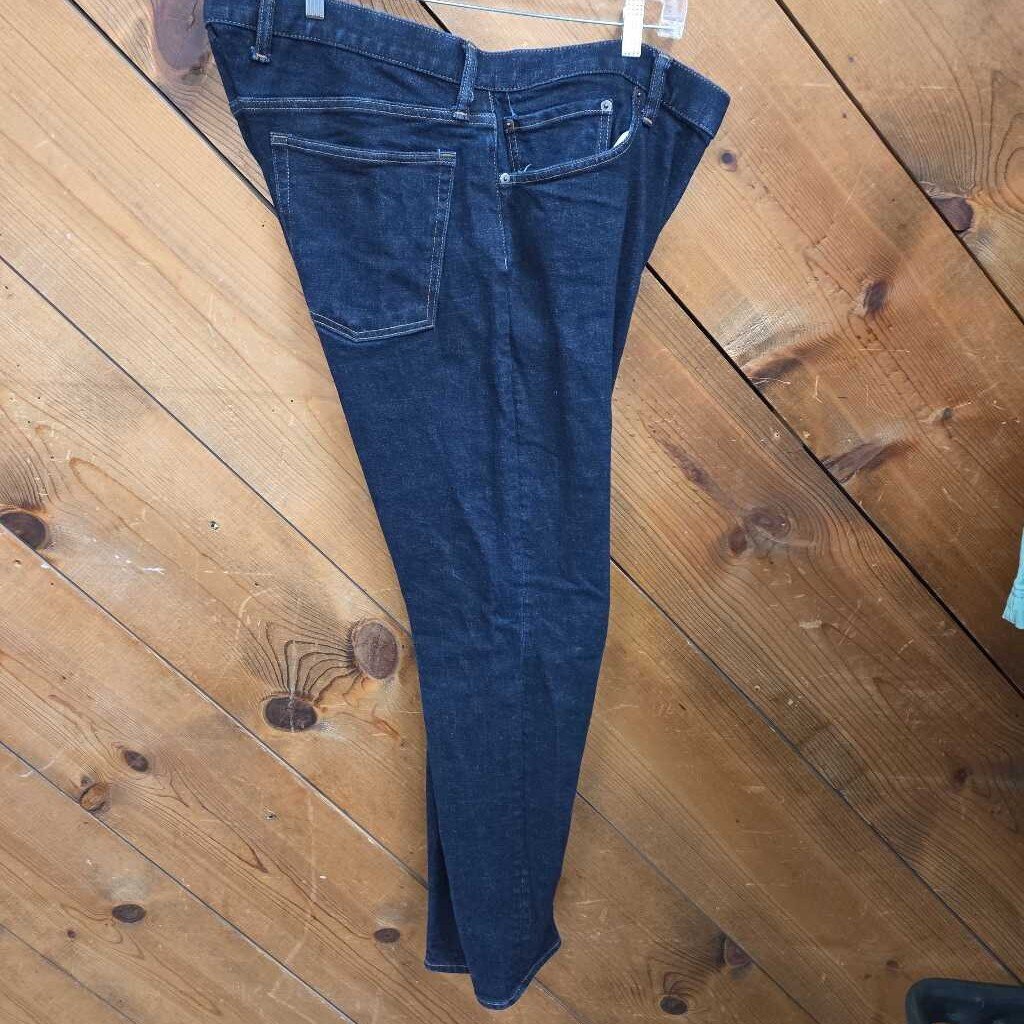 NEW GAP JEANS