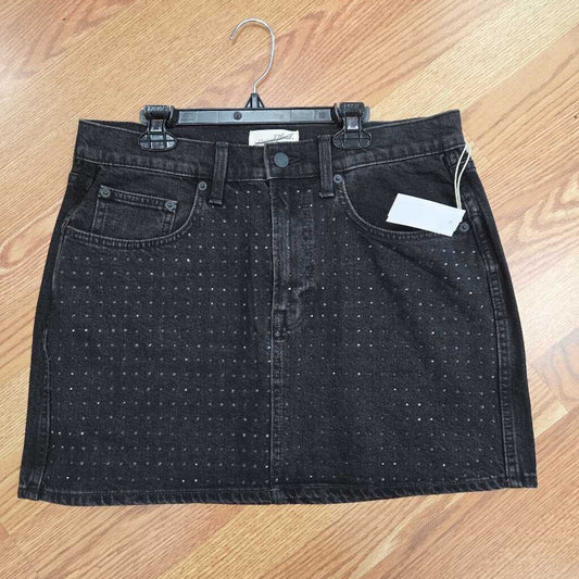 New Universal Threads Skirt