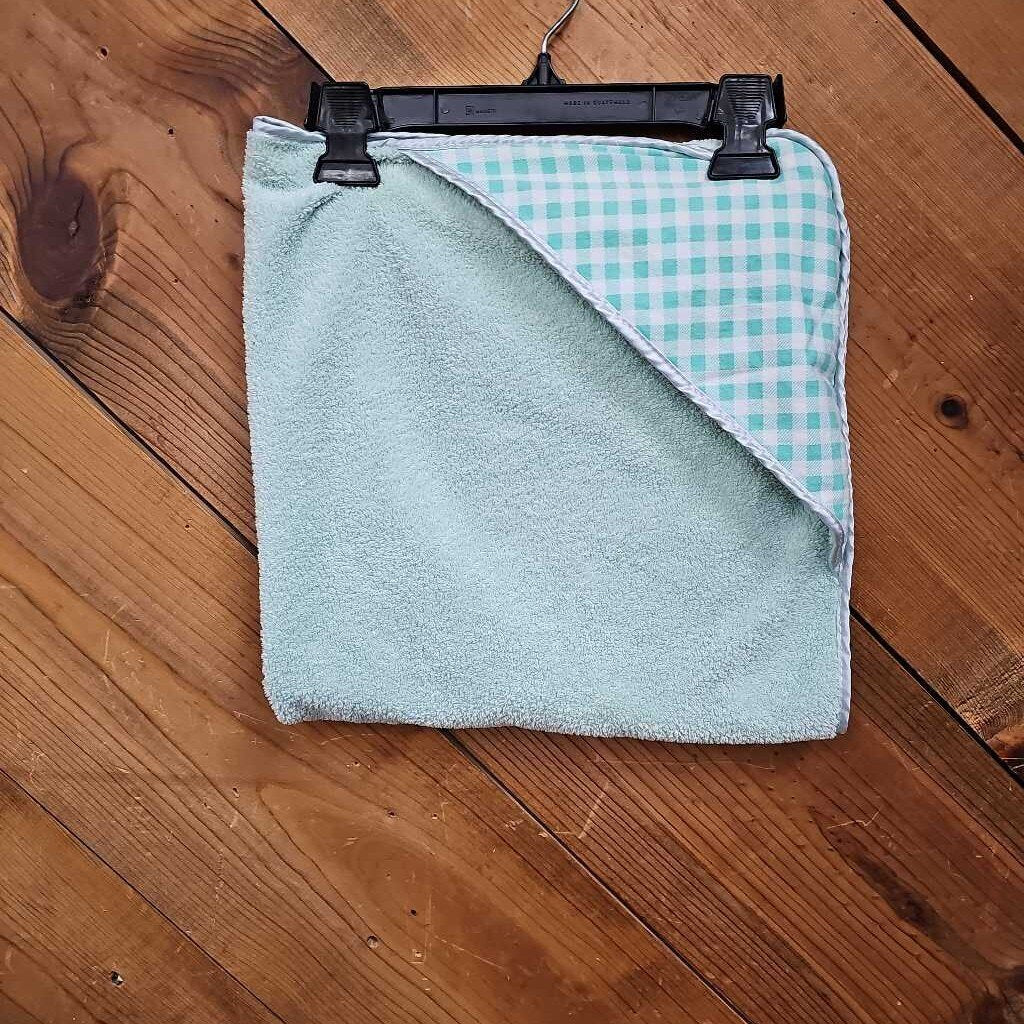 Coral Dock hooded towel