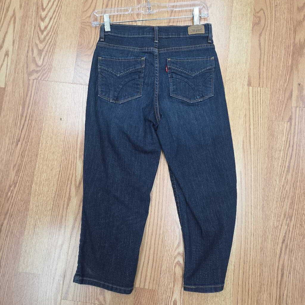 Levi capri