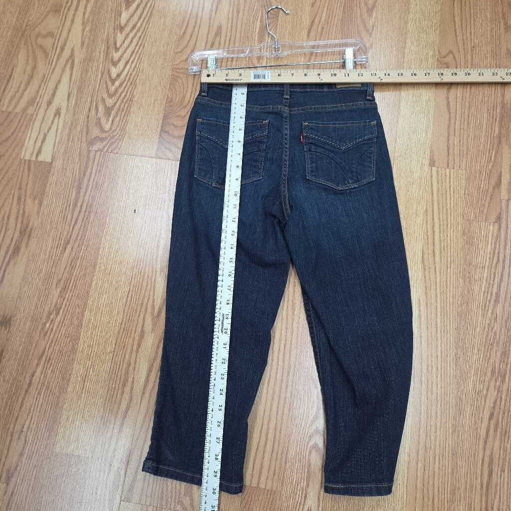 Levi capri