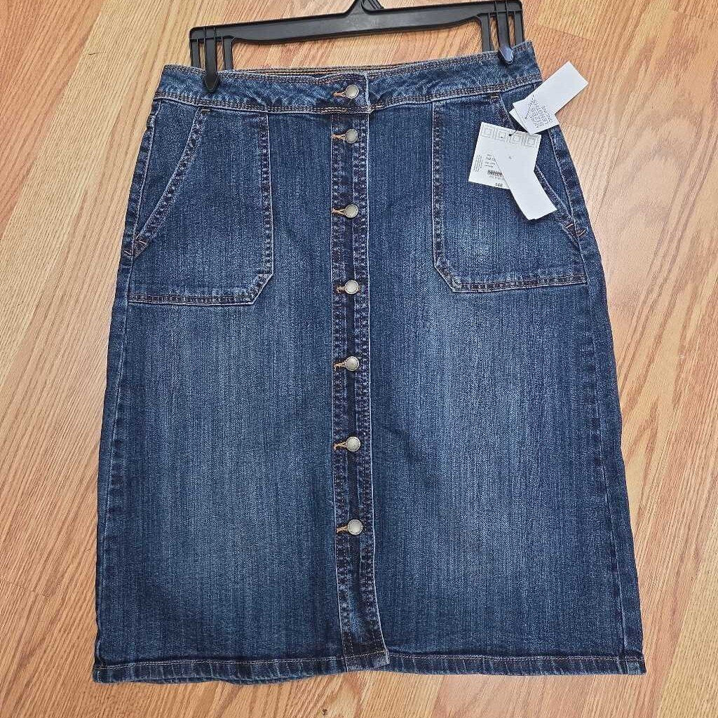 New Liz Claiborne Skirt