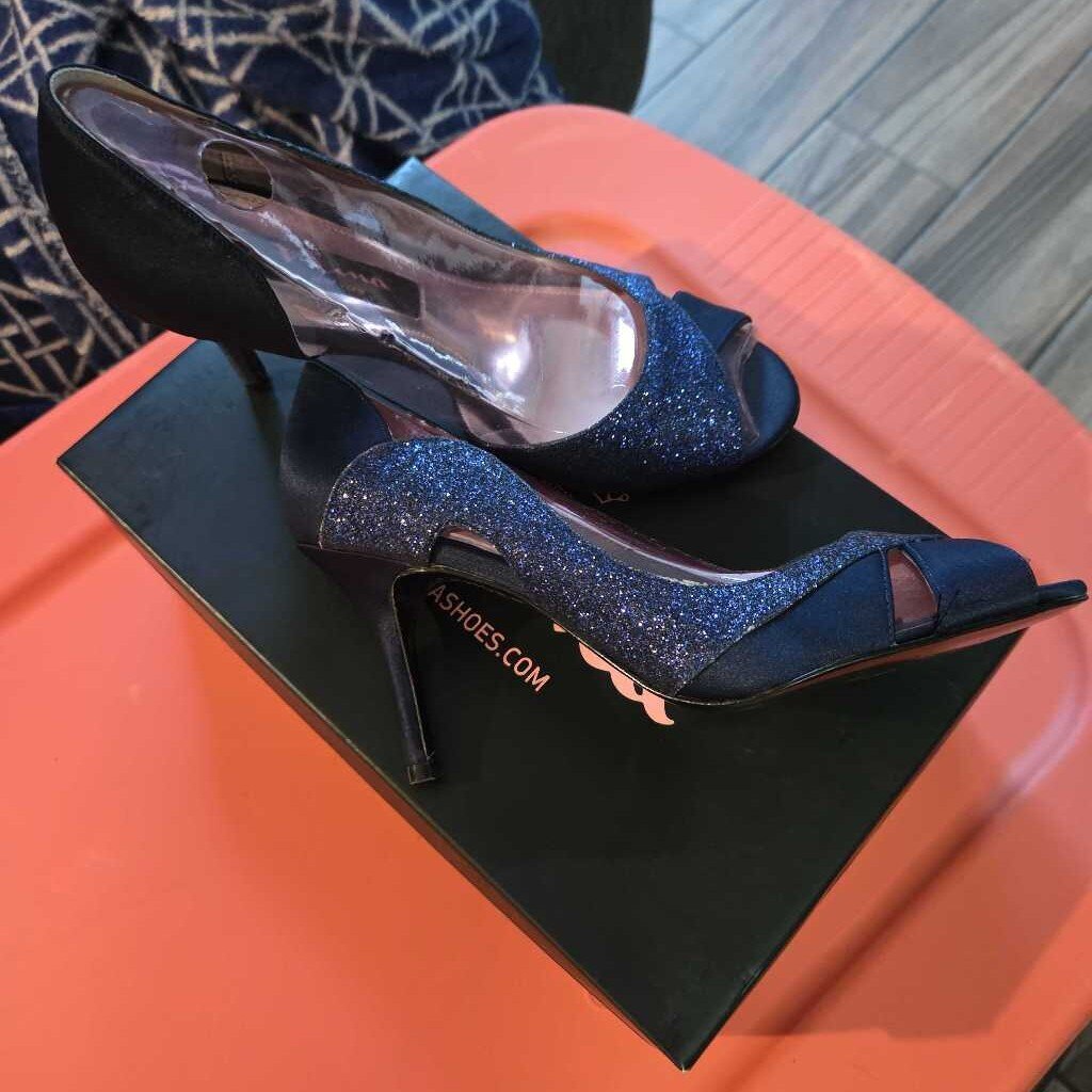 I.N.C. Shoes Rainorf PWTR BLNG
