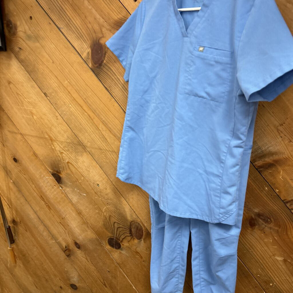 Fabletics 2pc Scrub Set