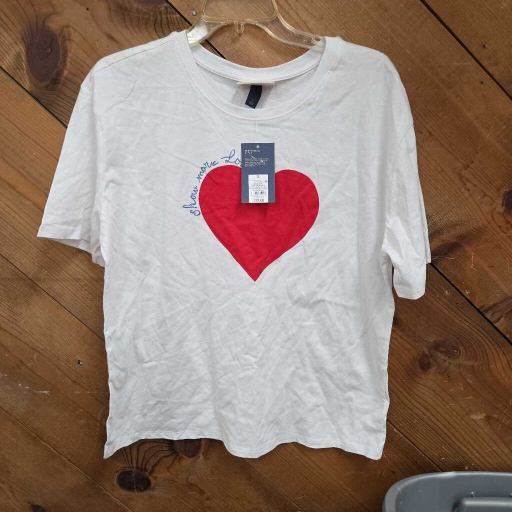 New Universal Thread Shirt