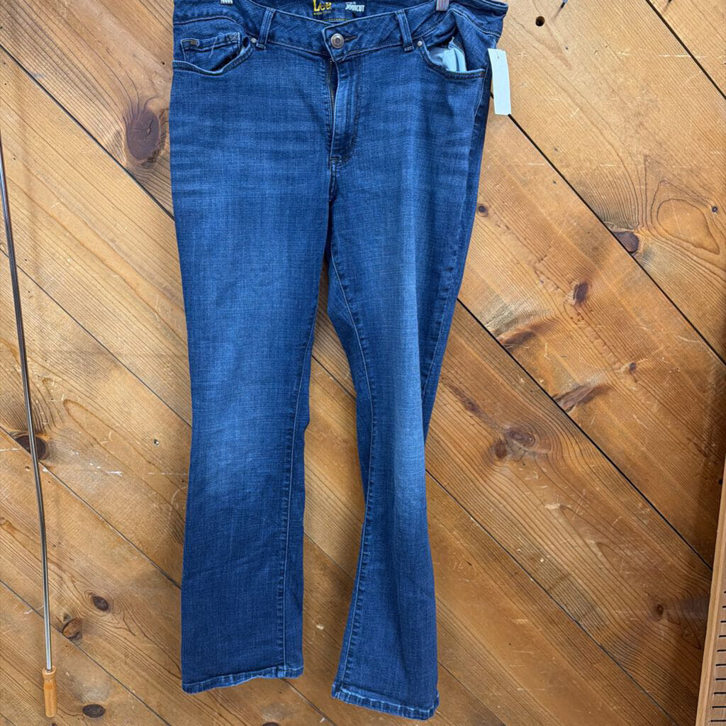 Lee Curvy Fit Bootcut Jeans