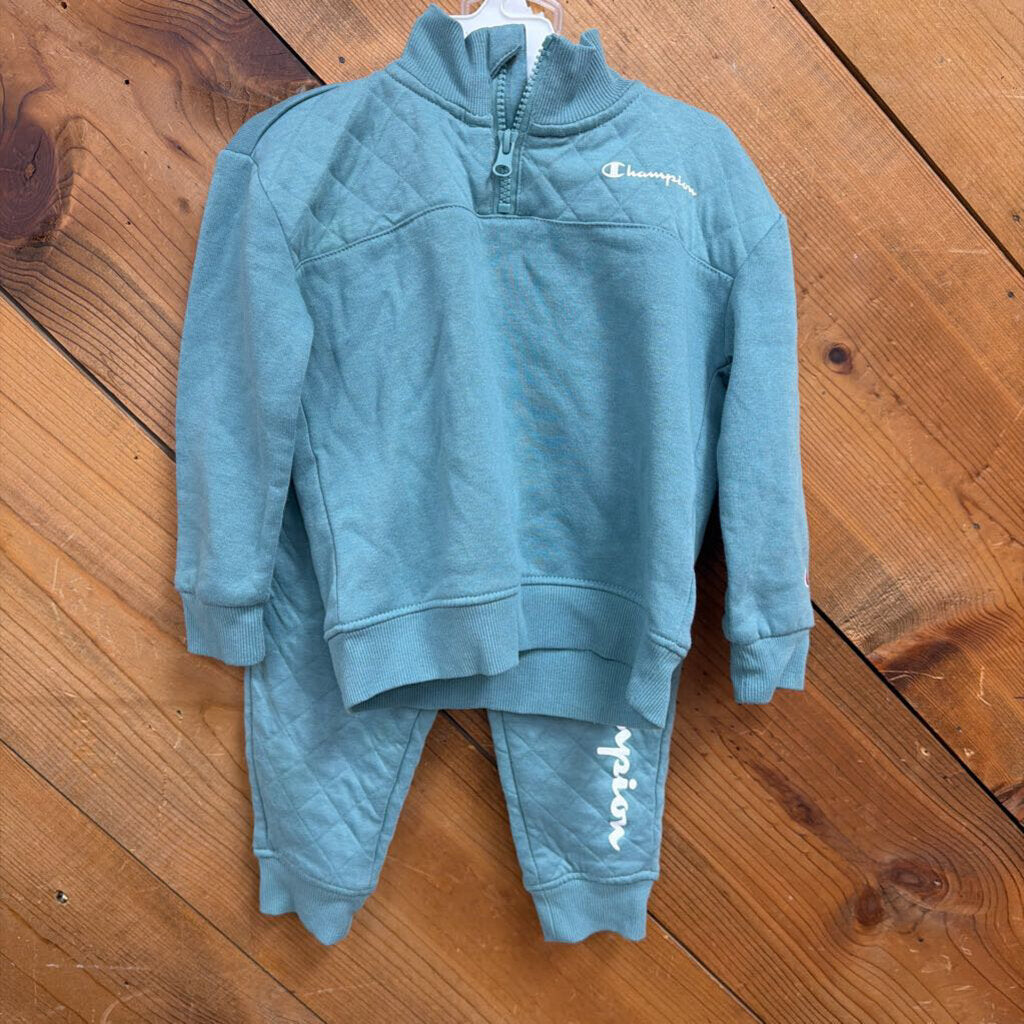 Champion 2pc Outfit
