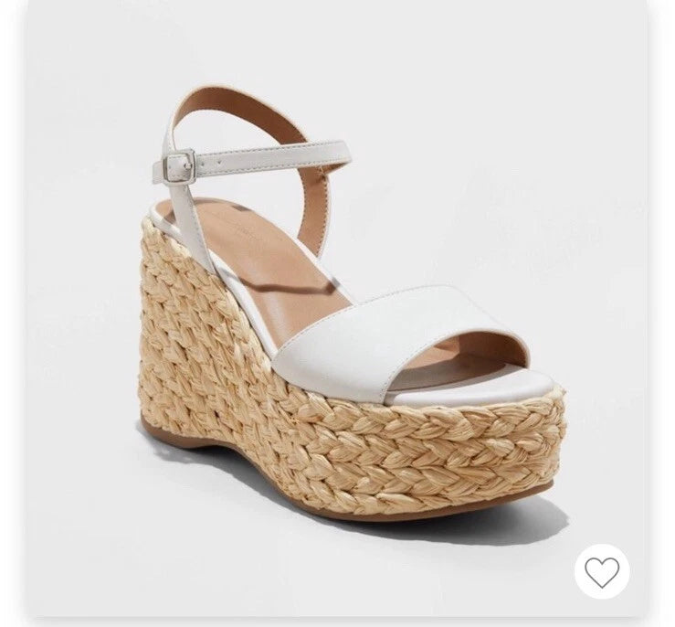 New Universal Thread Sandals